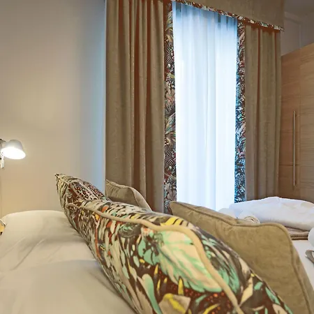 Costa Rica 3* Μπιμπιόνε